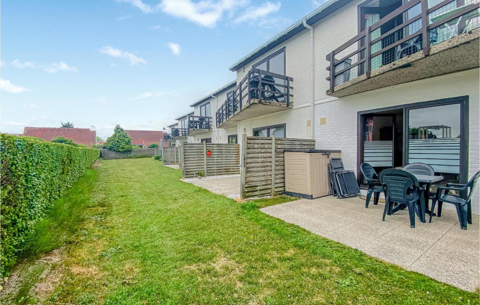 Beautiful Apartment In Bredene With Kitchen Экстерьер фото